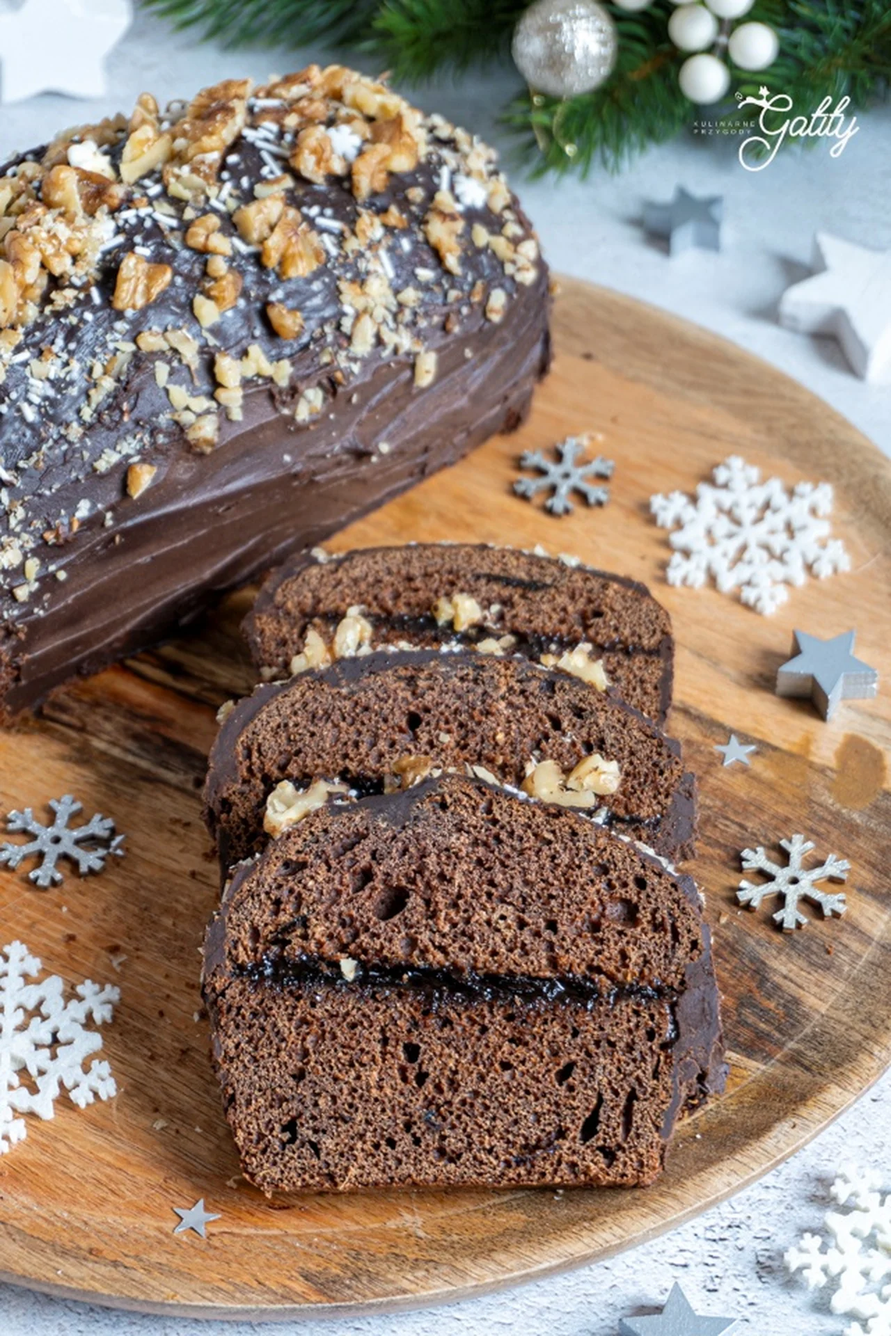 Błyskawiczny piernik z polewą czekoladową