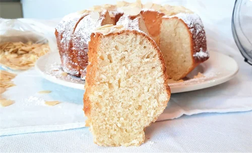Babka śmietankowa z migdałami - Słodki sentyment