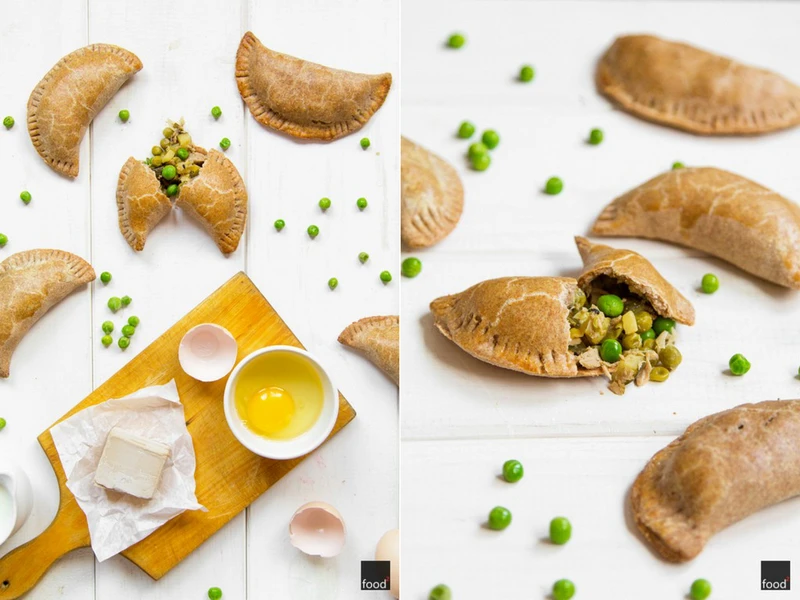 Empanadillas al horno - hiszpańskie pieczone pierogi z tuńczykiem i zielonymi warzywami