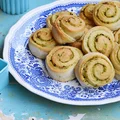 Ślimaczki z ciasta na pizzę z pesto bazyliowo - miętowym