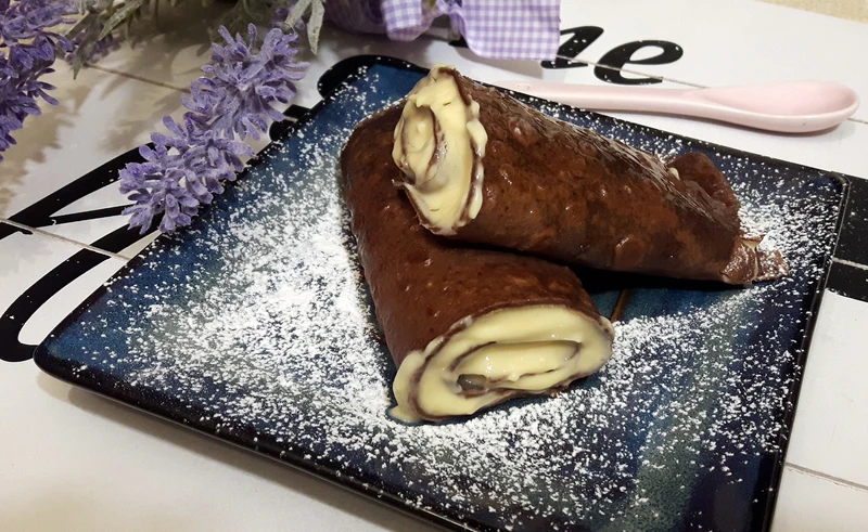 KAKAOWE NALEŚNIKI Z BUDYNIOWYM KREMEM