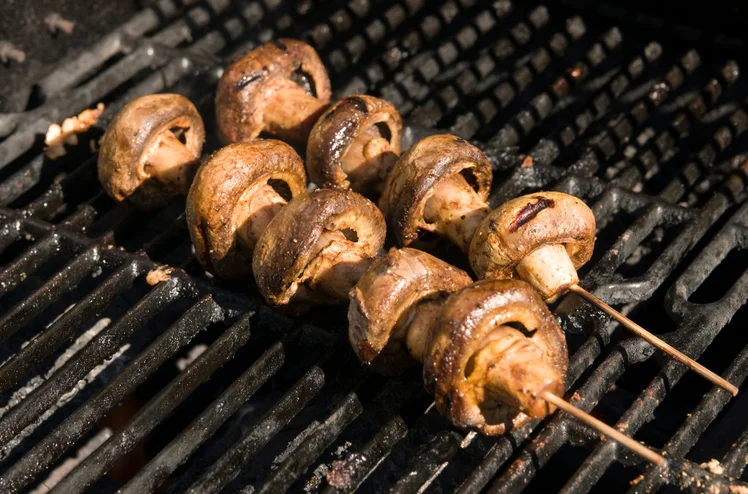 Zdjęcie Pieczarki, które pokochasz bardziej niż mięso! Zaskocz wszystkich na grillu tymi przepisami #1