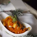 Śledzie w miodowej cebuli