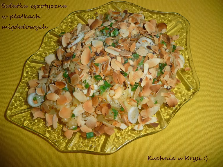 Egzotyczna sałatka w migdałach
