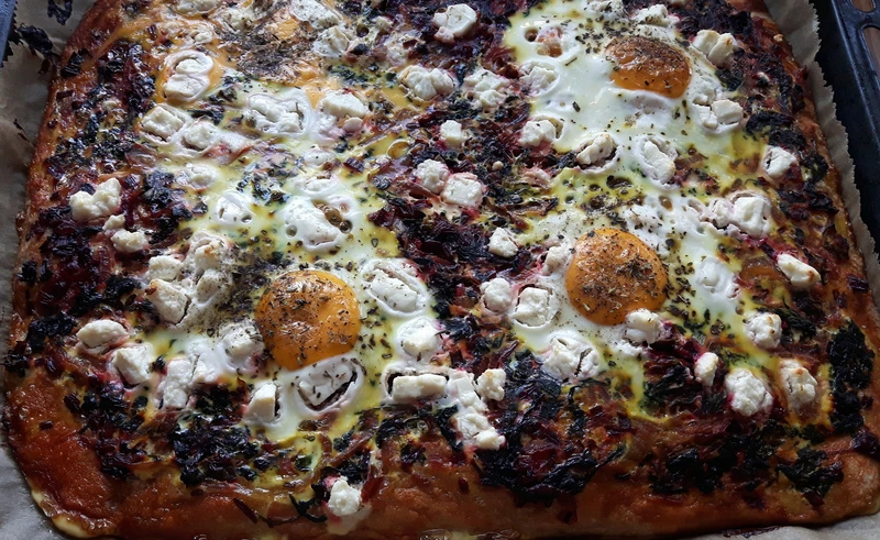 PIZZA Z JAJEM
