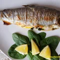 Grillowany pstrąg z pietruszką i tymiankiem