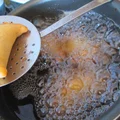 Czebureki- pierożki smażone w głębokim oleju z mięsnym farszem
