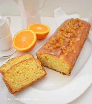 Wilgotne ciasto pomarańczowe