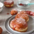 Pączki z ksylitolem i truskawkami