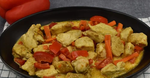 Potrawka z kurczaka w sosie curry