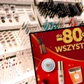 Nawet 80% rabatu na wszystko! Popularna drogeria kończy działalność i wyprzedaje asortyment