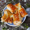 Wytrawne ciastka z serem i jarzębiną