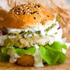 Burgery z indyka z fetą i sosem tzatziki