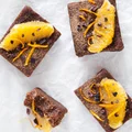 Pyszne brownie czekoladowo-pomarańczowe, bez pieczenia i tylko z 4 składników