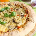 Pizza wiejska z serowym brzegiem