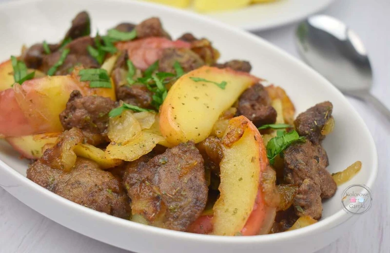 Wątróbka z jabłkiem i cebulą - Tylko sprawdzone przepisy!