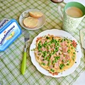 Omlet z szynką i groszkiem