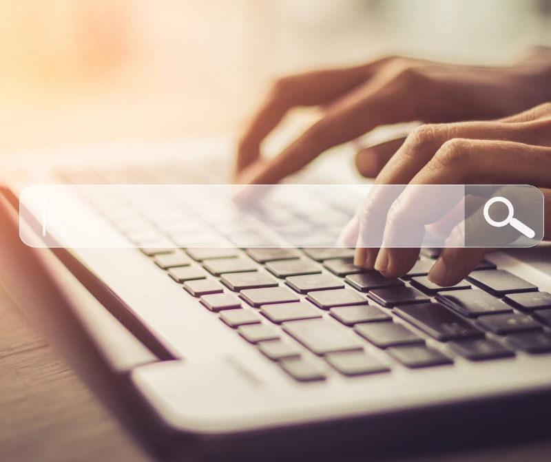 Kto odpowiada za działalność najemcy w Internecie? Odpowiedź może Cię zaskoczyć!