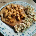 Pieczony placek ziemniaczany z gulaszem drobiowym