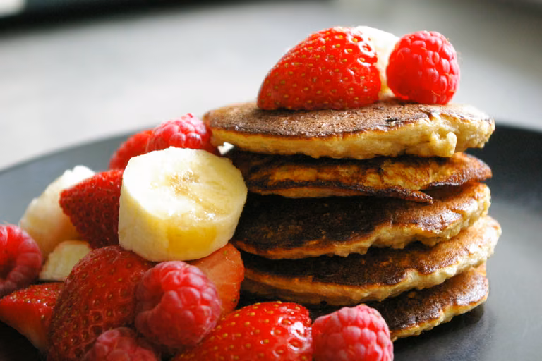 Pancakes owsiane z malinami