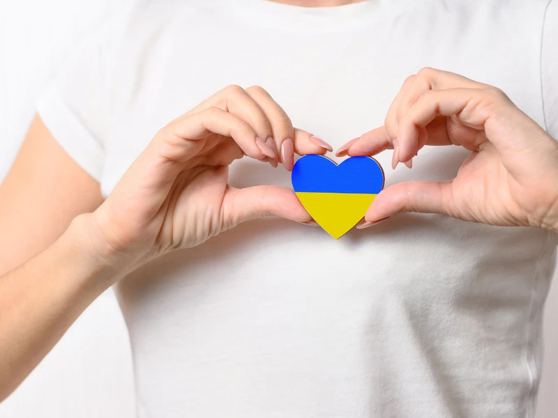 300 zł dla uchodźcy oraz 1200 zł miesięcznie dla pomagających. Co postanowił rząd?