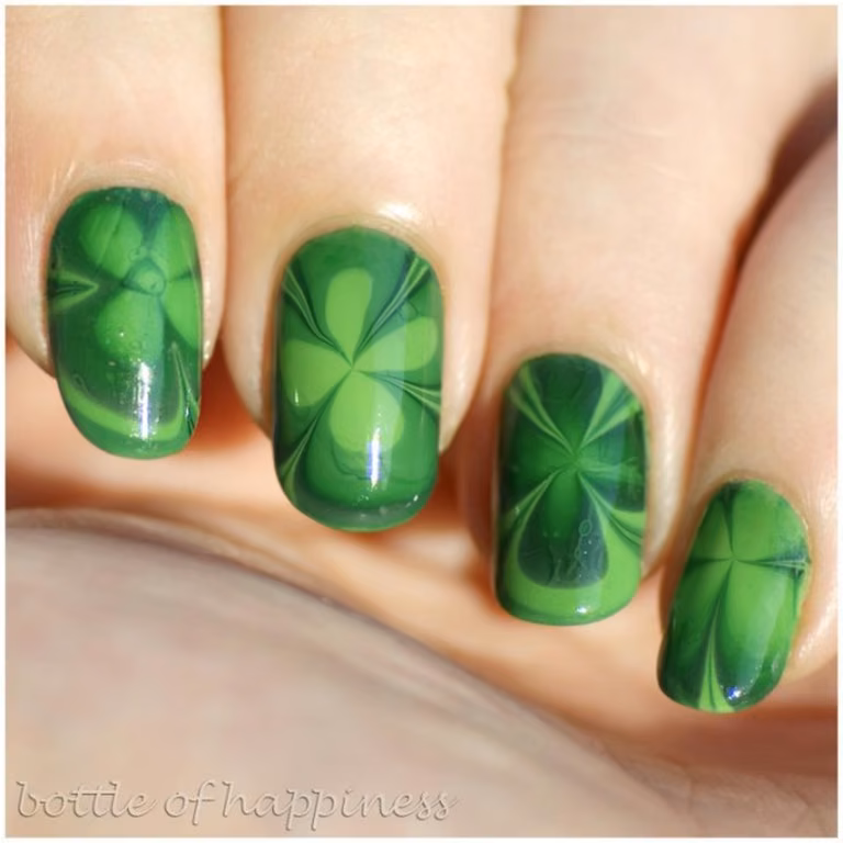 Świetny manicure