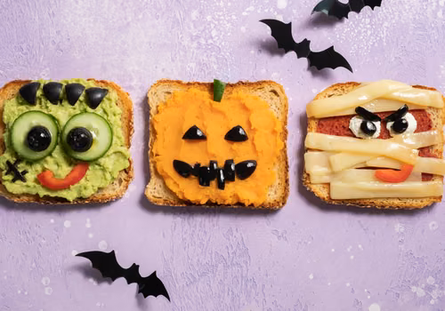 Przerażająco zabawne kanapki na Halloween! Pyszny pomysł na kreatywne śniadanie lub imprezę!