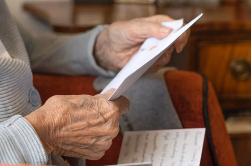 ZUS wysłał miliony listów do seniorów. W kopertach dwie ważne decyzje!
