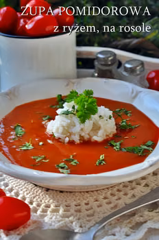 Zupa pomidorowa na rosole z ryżem