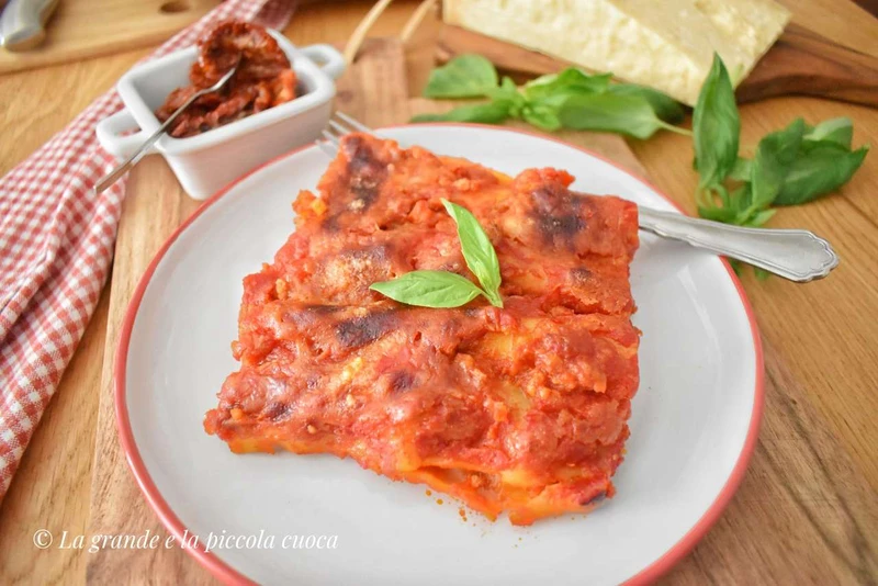 Cannelloni z mięsem i sosem pomidorowym