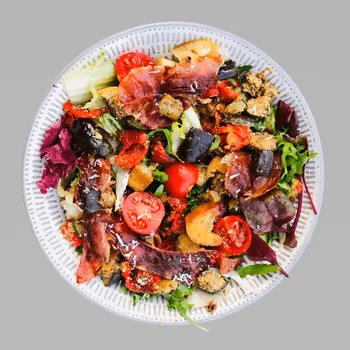 Panzanella z panieorwanym, pieczonym baklażanem