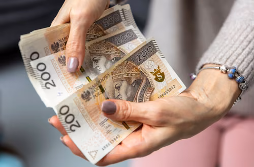 2 tysiące złotych jeszcze w 2023 roku! Nagła decyzja rządu o jednorazowym dodatku!