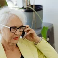 Dzień Głupkowatych Powitań na Poczcie Głosowej: Humor w Komunikacji