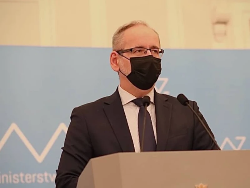 Kolejne obostrzenia na horyzoncie? Niedzielski podał datę i warunki
