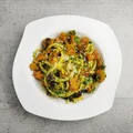 Bucatini z zimowym pesto i słodkimi ziemniakami