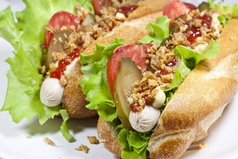 DOMOWY HOT DOG Z DODATKAMI