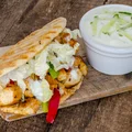 Domowy gyros z sosem tzatziki