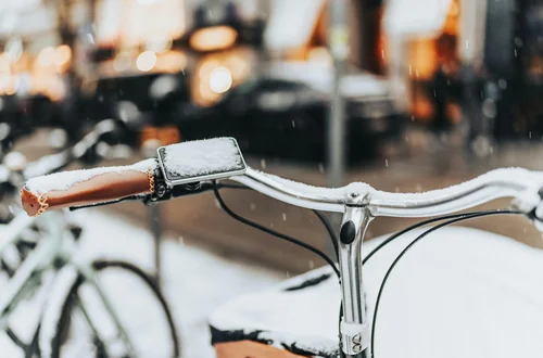 Międzynarodowy Dzień Dojeżdżania Rowerem do Pracy Zimą: Dlaczego warto?