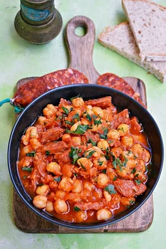 Cieciorka z chorizo