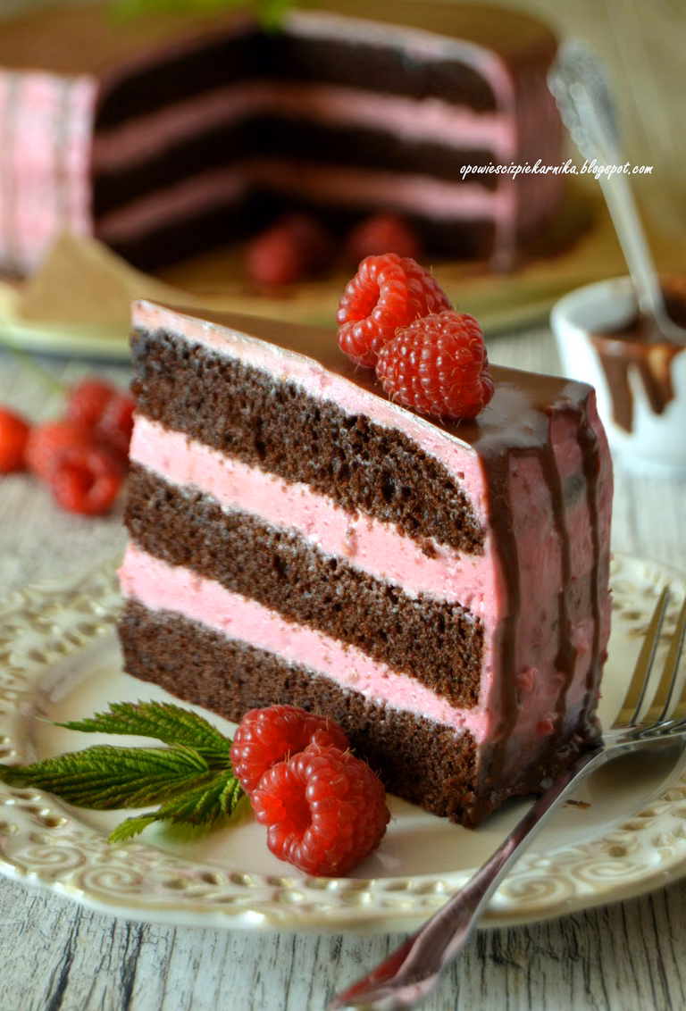 Tort czekoladowo - malinowy