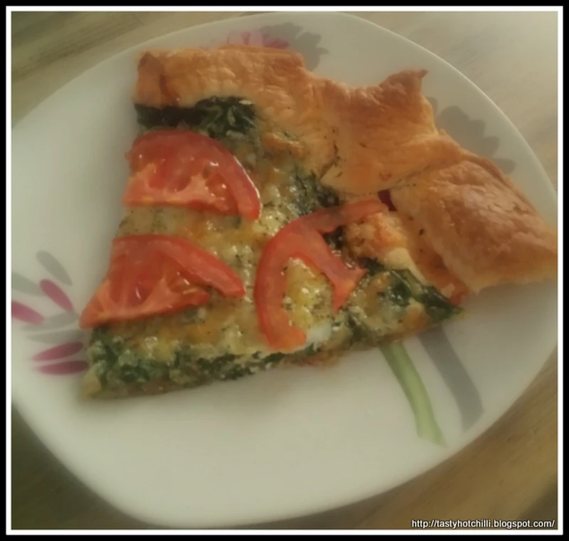 Quiche ze szpinakiem pomidorami i mozarellą
