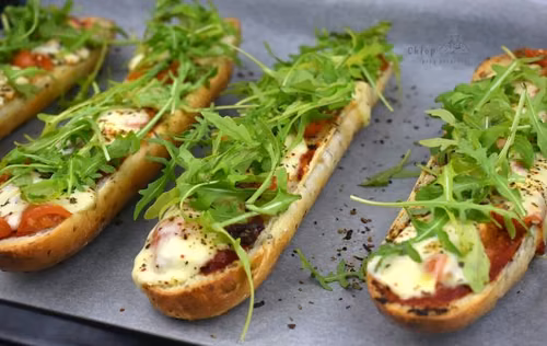 Zapiekanki z mozzarella - Chłop przy garach