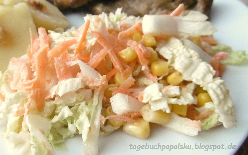 Surówka z kapusty pekinskiej.