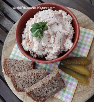 Pasta kanapkowa z wędzonego boczku