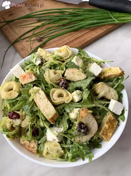 Sałatka z tortellini i rukolą
