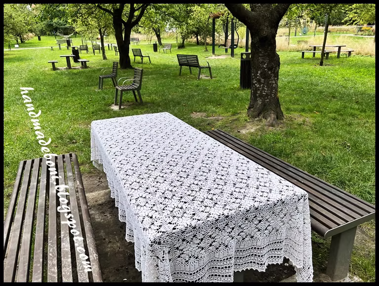 Biało-złoty obrus 240x160 cm