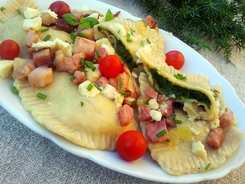 Pierogi ze szpinakiem i bryndzą