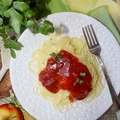 Spaghetti z sosem pomidorowym z passaty