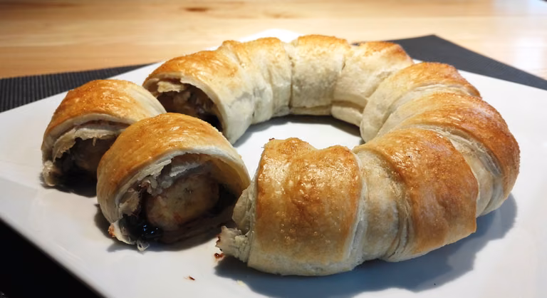 Banan z kremem czekoladowym w cieście francuskim