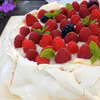 beza z kremem patissiere z malinami
